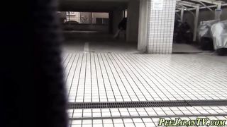 Asians loosen themselves