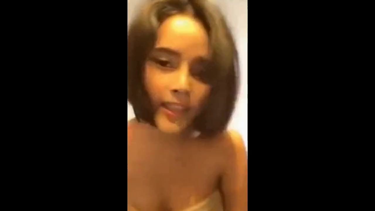Bigo Live Webcam 321 - aged Movie Footage 2016 - Fine Morning Flash - Bare