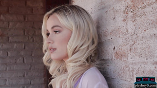 Gorgeous big ass MILF blonde softcore