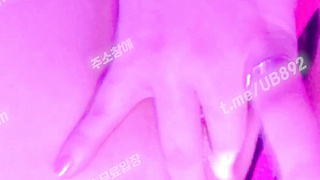 4471 온리팬스 하양이 핑거링 씹질 자위 물 많은게 맛있겠네 텔레 UB892