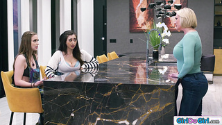 Stepsisters are gonna fuck their stepmom