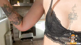 Brunette cam girl masturbating