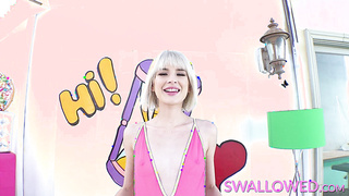 SWALLOWED Stretching out Jessie Saint's mouth