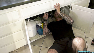 Nia Nacci Sucks Plumber's Big White Dick