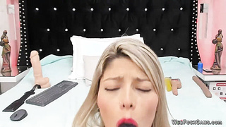 Latin MILF aqnal masturbates with toys