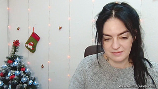 Brunette amateur Ukrainian babe webcam solo