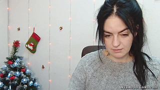 Brunette amateur Ukrainian babe webcam solo