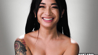 Asian babe Avery Black pleased herself