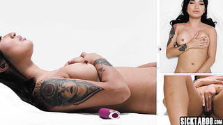 Asian babe Avery Black pleased herself