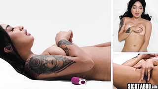 Asian babe Avery Black pleased herself