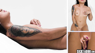 Asian babe Avery Black pleased herself