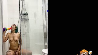 Girl uses parents bathroom for camming