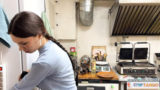 dirtypub Sensual escapade at stripTango