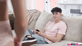 Two hot Easter bunnies sucking big cock