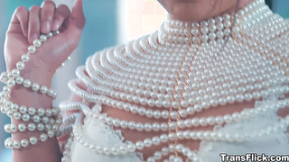 Eva Maxim feel attracted to Summer Col