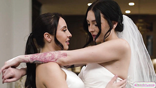 Lesbian milf pussy licking hot fiancee