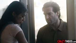 Penelope Woods fucks a delivery man