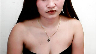 Sexy Teen Model Enjoys Showing off Her Amazing Naked Body on Cam