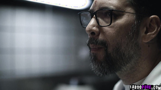 Ashley Lane deepthroats Tommy Pistols cock