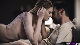 Ashley Lane deepthroats Tommy Pistols cock