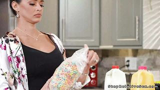 Quickie sex with busty stepmother