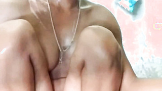 Cute Desi girl nude bathing
