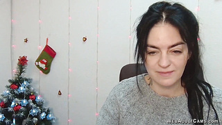 Brunette amateur babe in sweater chats on webcam show