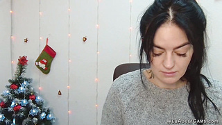 Brunette amateur babe in sweater chats on webcam show