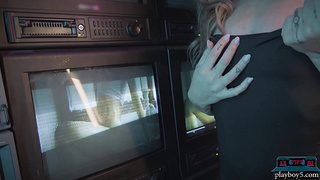 Petite MILF Nicole Aniston exposes body