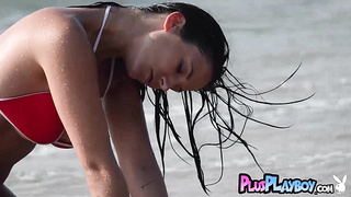 All natural Joelina posing on the beach