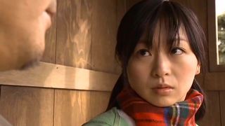 jeune japonaise docile offerte toilettes pervers