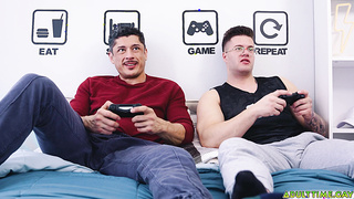 Clark Delgaty fucks Rocky Vallarta asshole