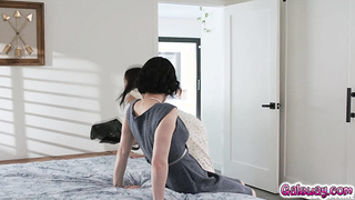 Alexis Tae bisexual intentions on her broker Olive