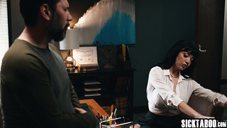 MILF drops on knees and gave a blowjob