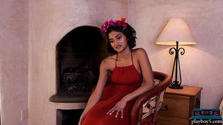 Indian beauty shows her fantastic curves