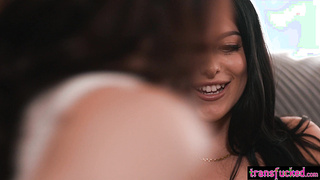 Shemale enjoys deepthroat by hot teen