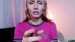 British cam model puts on a great solo show