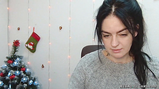 Brunette amateur babe chatting on webcam solo show