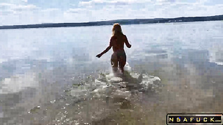 Stepsister with Juicy Ass Plays on the B