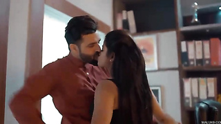 Merrid Bhabhi Hardcore Sex With Boss in Office