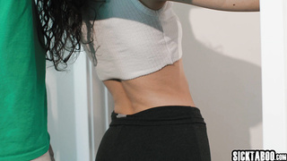 Liz Jordan loves lifting up on big cock