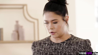 Dana Vespoli makes a move on Codey Steele