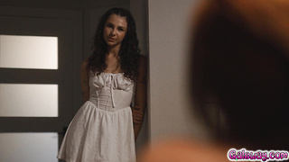 Liz Jordan tumbles upon stepmoms making out