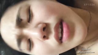 某艺术院校学舞蹈的气质美女酒店偷偷和闺蜜男友偷情啪啪,美女逼逼超敏感爽的嗷嗷大叫,担心怀孕不敢射里面