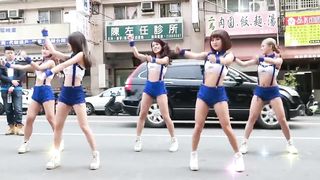 Fabulous Japanese Gals Dance on Public