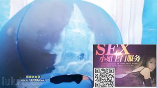 这是我们私底下的聚会你们不用太拘谨这会儿我不是你们的老师是你们朋友