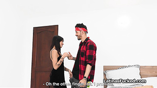 Latina starts date night on roomies hard cock