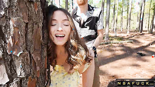 Horny Model Flashes a Big Dick Photographer in the Park