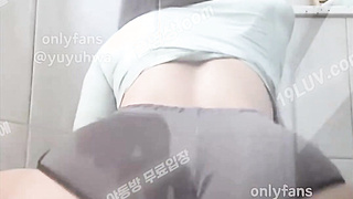 5240 엉덩이 성애자 필수 시청 YUYUHWA 유유화 온리팬스 화장실 딜도 자위 텔레 UBE892