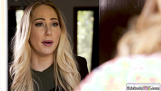 Fake manager got me and licked my pussy